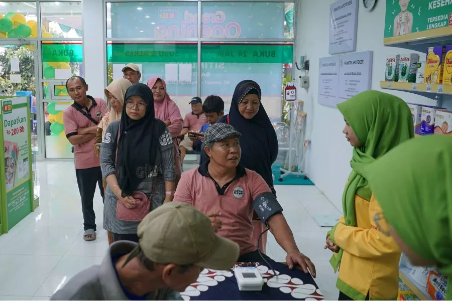 Kesehatan di Ujung Jari: Apotek K-24 Wangon yang Selalu Siap